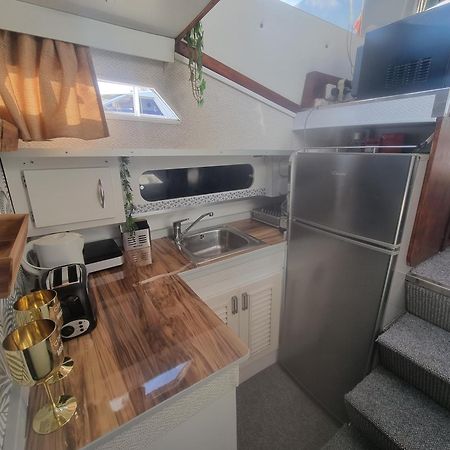 Hotel Beautiful And Comfy Boat In Barcelona With Boat Tour Option Exteriér fotografie