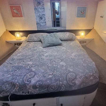 Hotel Beautiful And Comfy Boat In Barcelona With Boat Tour Option Exteriér fotografie