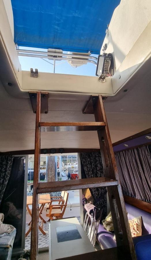 Hotel Beautiful And Comfy Boat In Barcelona With Boat Tour Option Exteriér fotografie