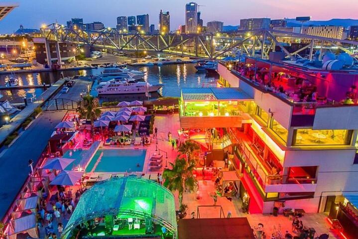 Hotel Beautiful And Comfy Boat In Barcelona With Boat Tour Option Exteriér fotografie