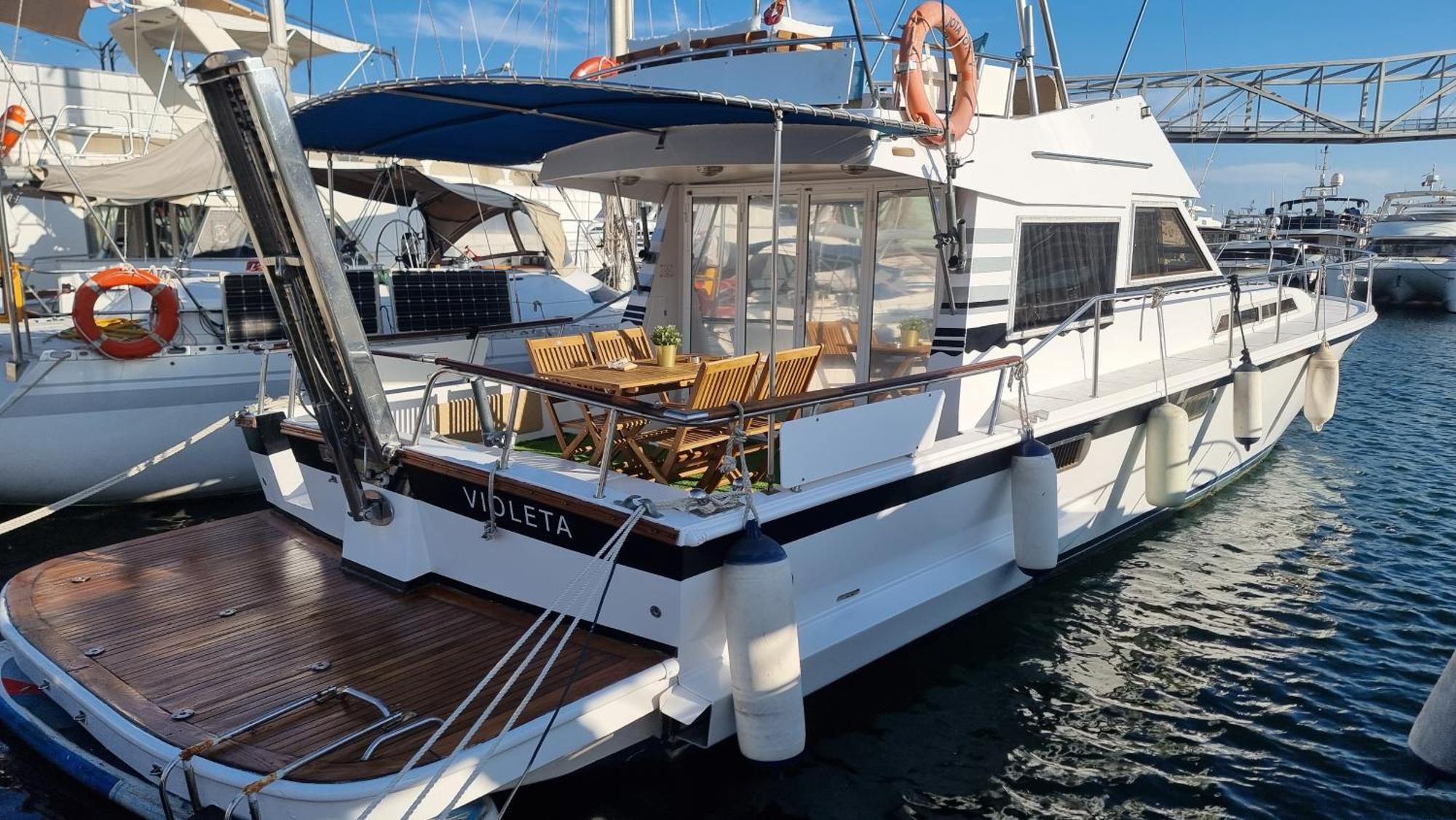 Hotel Beautiful And Comfy Boat In Barcelona With Boat Tour Option Exteriér fotografie