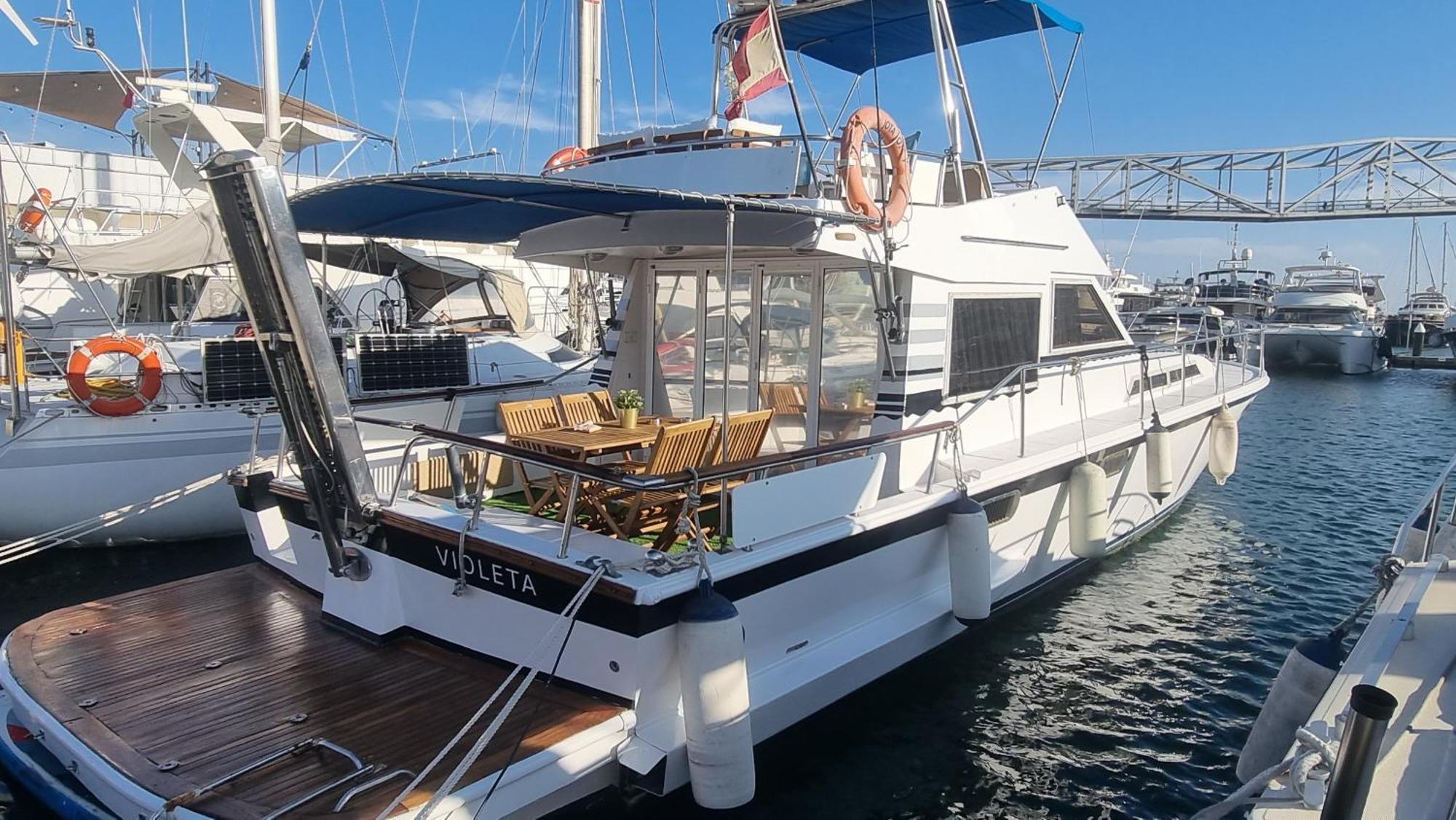 Hotel Beautiful And Comfy Boat In Barcelona With Boat Tour Option Exteriér fotografie