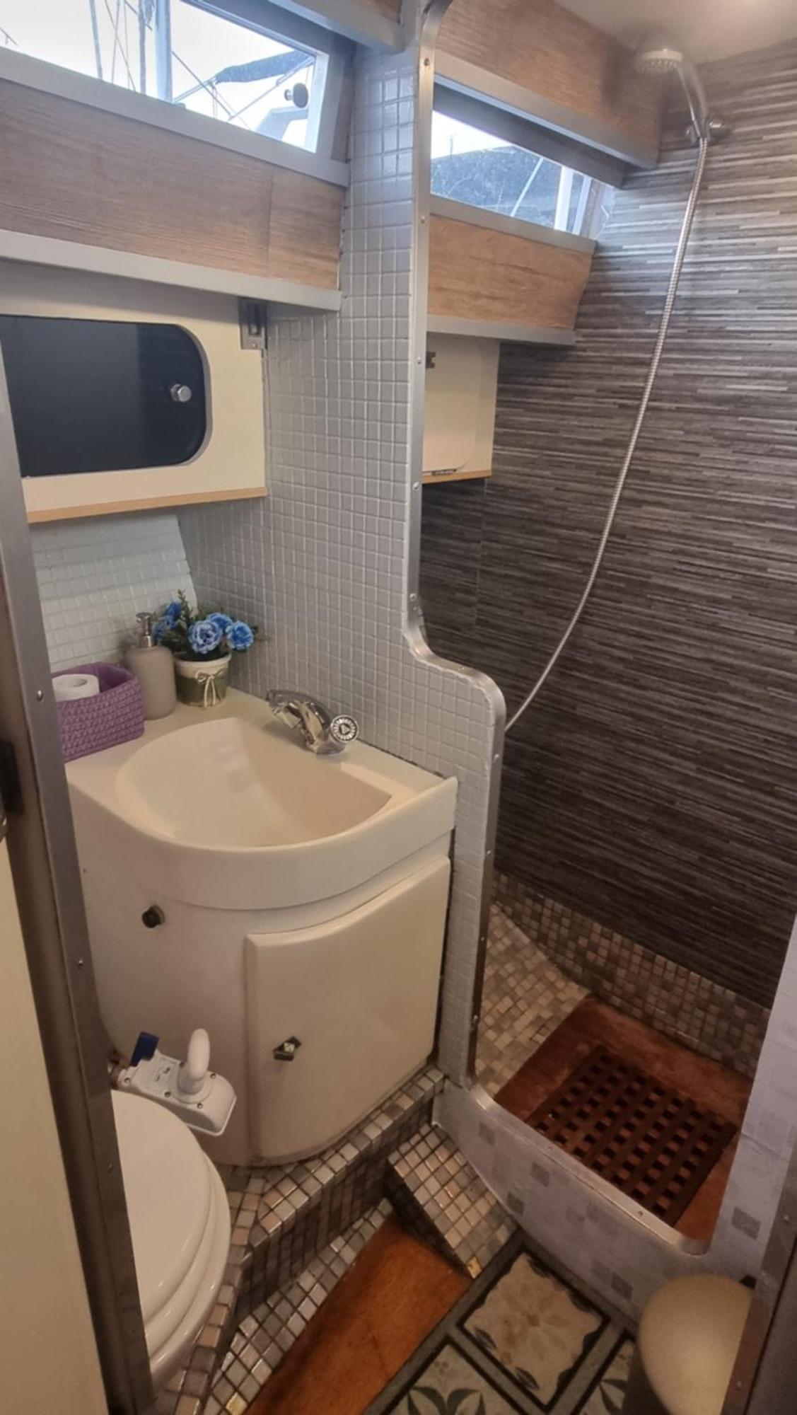 Hotel Beautiful And Comfy Boat In Barcelona With Boat Tour Option Exteriér fotografie
