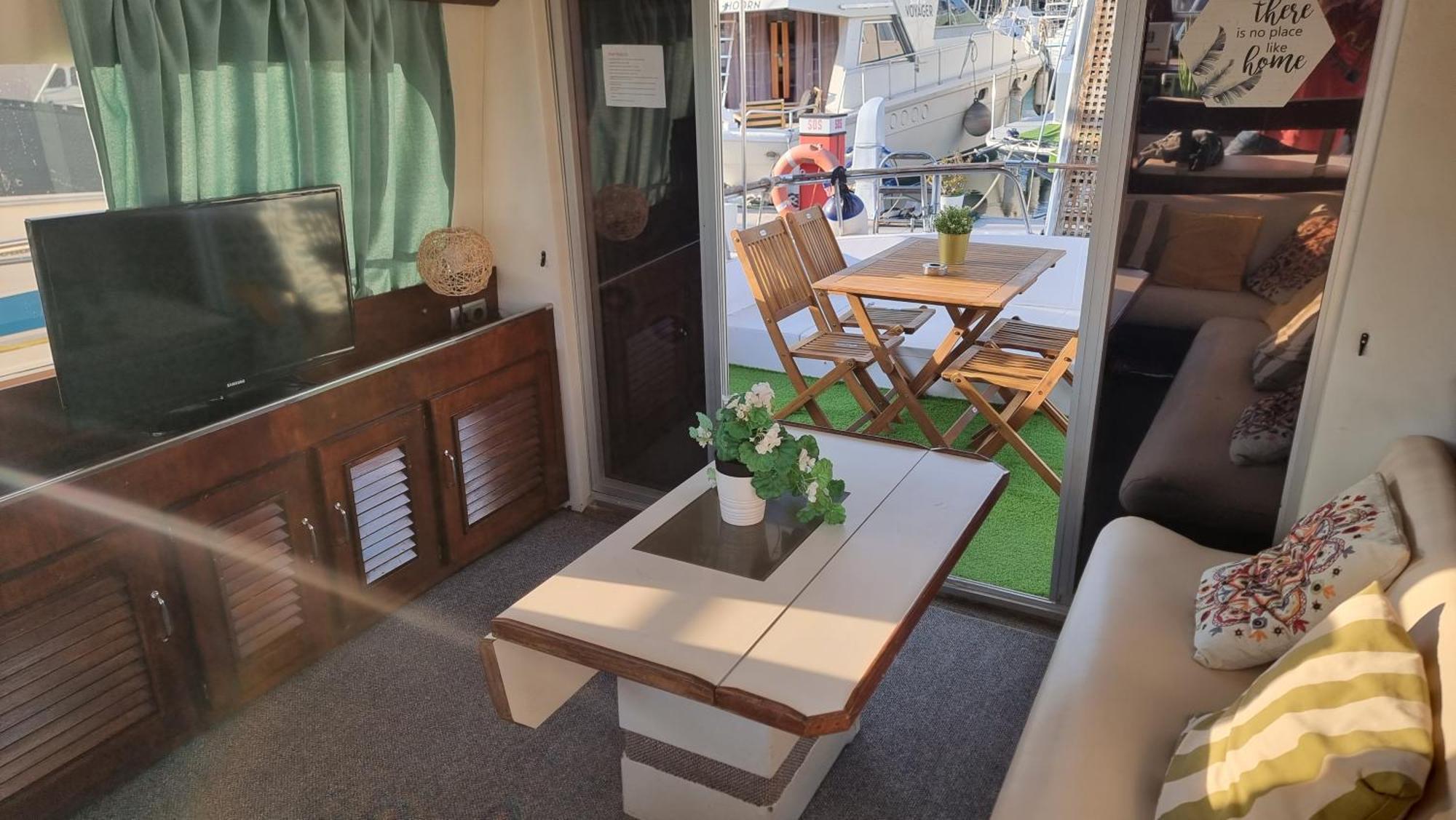 Hotel Beautiful And Comfy Boat In Barcelona With Boat Tour Option Exteriér fotografie