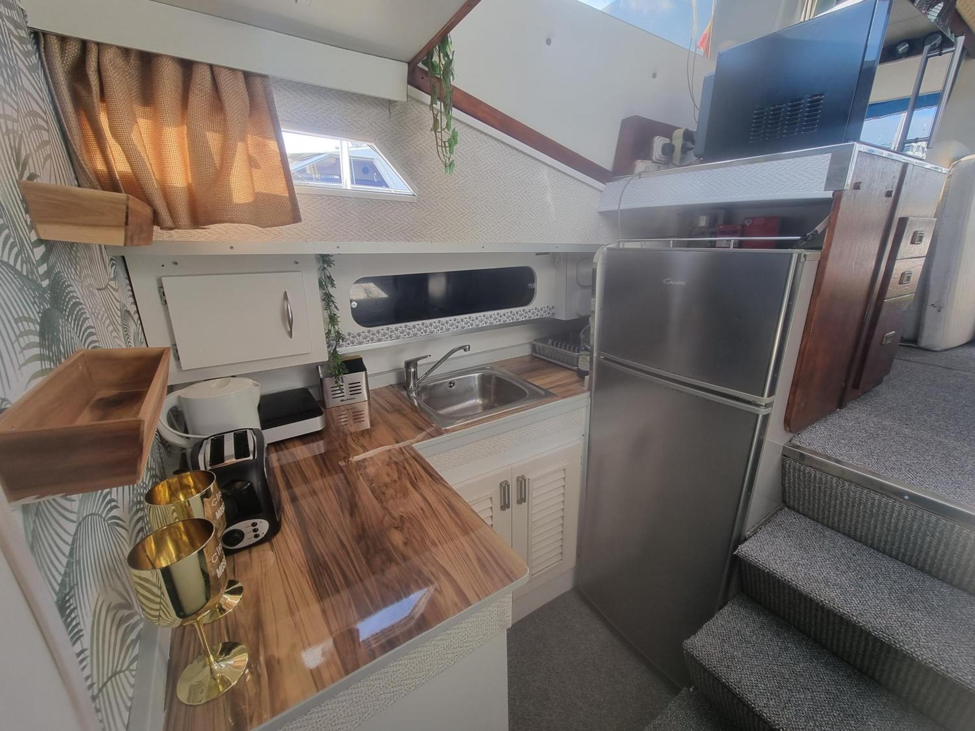 Hotel Beautiful And Comfy Boat In Barcelona With Boat Tour Option Exteriér fotografie